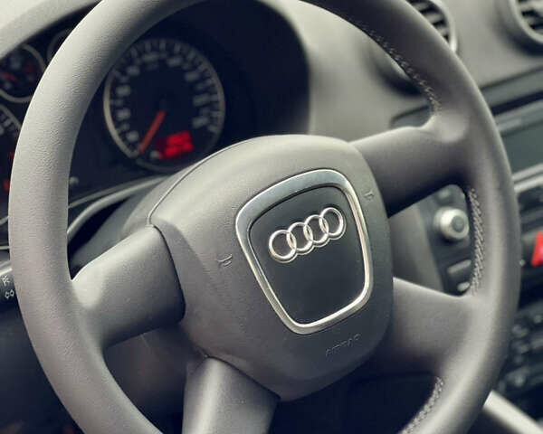 Синій Ауді А3, об'ємом двигуна 1.6 л та пробігом 234 тис. км за 7800 $, фото 22 на Automoto.ua