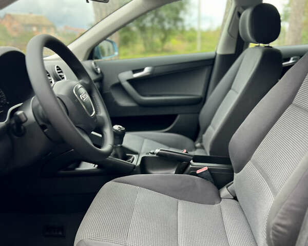 Синій Ауді А3, об'ємом двигуна 1.6 л та пробігом 234 тис. км за 7800 $, фото 23 на Automoto.ua