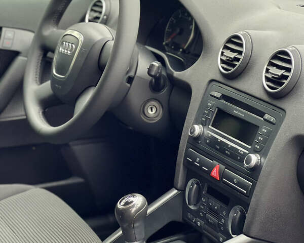 Синій Ауді А3, об'ємом двигуна 1.6 л та пробігом 234 тис. км за 7800 $, фото 31 на Automoto.ua