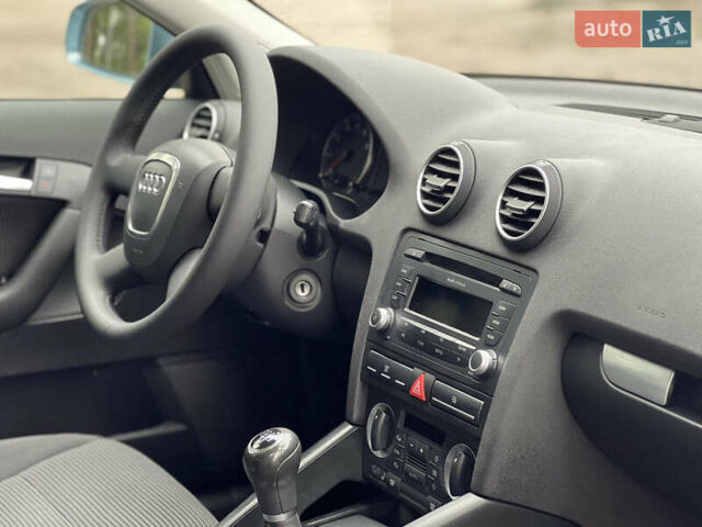 Синій Ауді А3, об'ємом двигуна 1.6 л та пробігом 234 тис. км за 7800 $, фото 30 на Automoto.ua