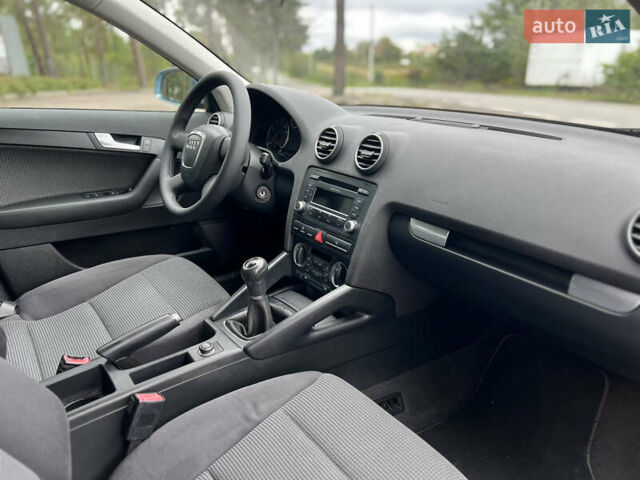 Синій Ауді А3, об'ємом двигуна 1.6 л та пробігом 234 тис. км за 7800 $, фото 27 на Automoto.ua