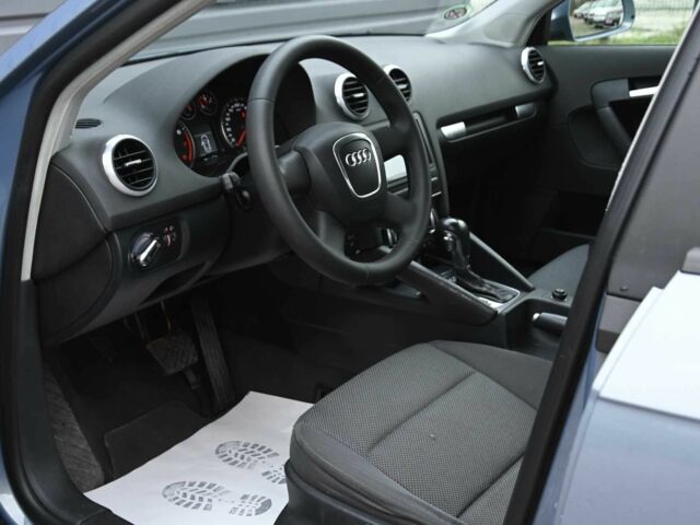 Синий Ауди А3, объемом двигателя 1.6 л и пробегом 212 тыс. км за 8300 $, фото 9 на Automoto.ua