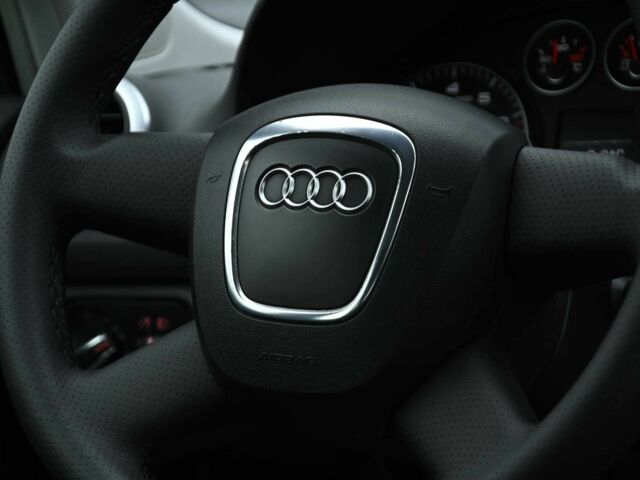 Синий Ауди А3, объемом двигателя 1.6 л и пробегом 212 тыс. км за 8300 $, фото 17 на Automoto.ua