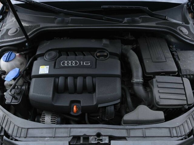 Синий Ауди А3, объемом двигателя 1.6 л и пробегом 212 тыс. км за 8300 $, фото 8 на Automoto.ua