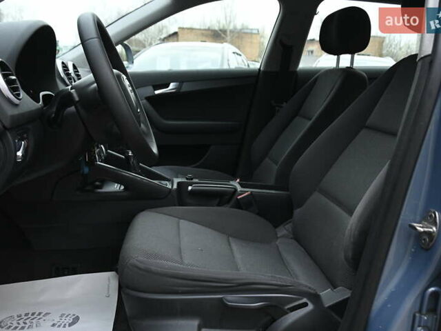 Синій Ауді А3, об'ємом двигуна 1.6 л та пробігом 212 тис. км за 8300 $, фото 16 на Automoto.ua