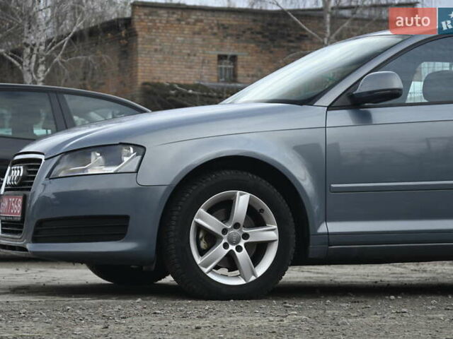 Синій Ауді А3, об'ємом двигуна 1.6 л та пробігом 212 тис. км за 8300 $, фото 5 на Automoto.ua