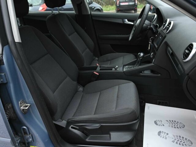 Синий Ауди А3, объемом двигателя 1.6 л и пробегом 212 тыс. км за 8300 $, фото 18 на Automoto.ua