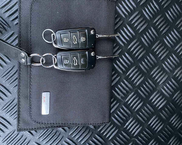 Синій Ауді А3, об'ємом двигуна 1.8 л та пробігом 219 тис. км за 9900 $, фото 26 на Automoto.ua