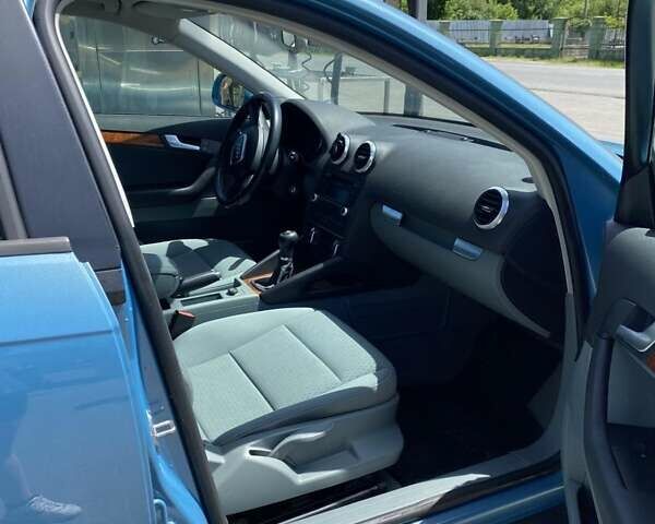 Синий Ауди А3, объемом двигателя 1.39 л и пробегом 221 тыс. км за 8000 $, фото 15 на Automoto.ua