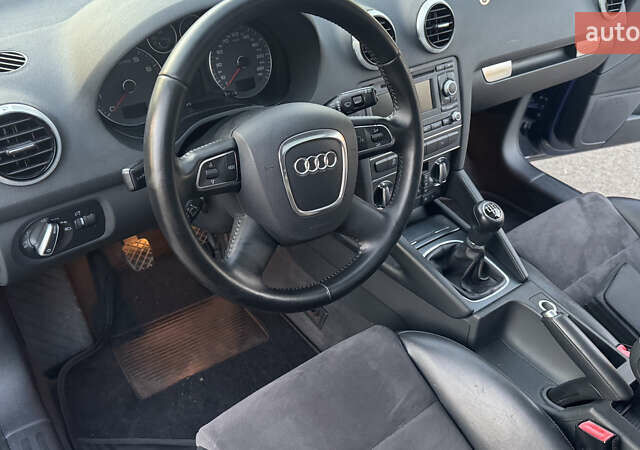 Синій Ауді А3, об'ємом двигуна 1.8 л та пробігом 163 тис. км за 9650 $, фото 29 на Automoto.ua