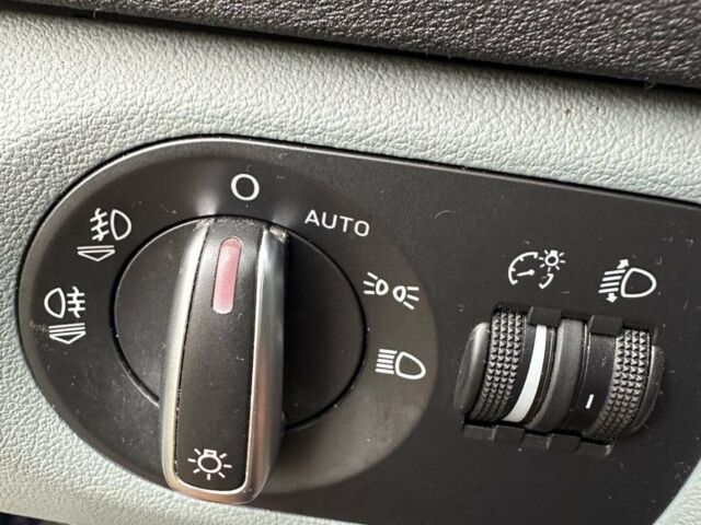 Синий Ауди А3, объемом двигателя 1.6 л и пробегом 258 тыс. км за 7800 $, фото 21 на Automoto.ua