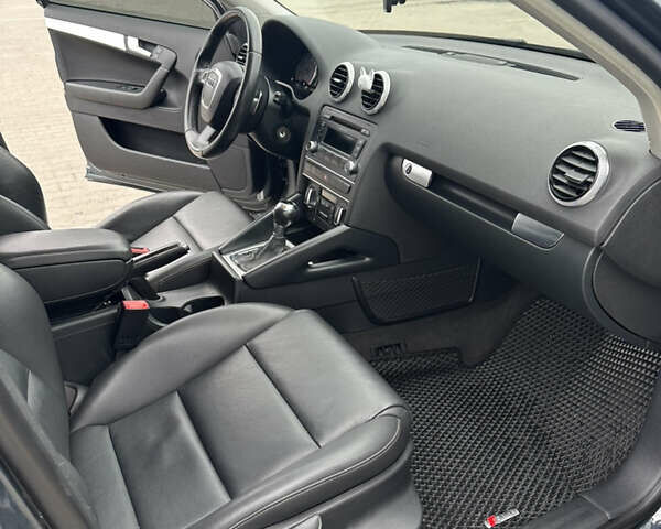 Синий Ауди А3, объемом двигателя 1.97 л и пробегом 185 тыс. км за 12300 $, фото 19 на Automoto.ua