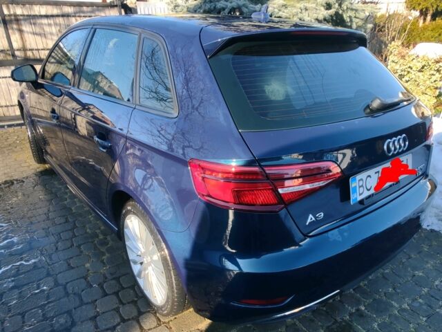 Синій Ауді А3, об'ємом двигуна 1.4 л та пробігом 103 тис. км за 18000 $, фото 2 на Automoto.ua