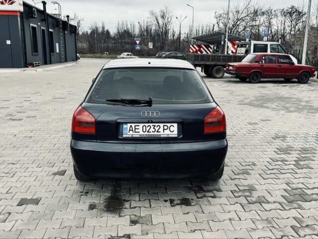 Синий Ауди А3, объемом двигателя 1.8 л и пробегом 347 тыс. км за 4000 $, фото 4 на Automoto.ua