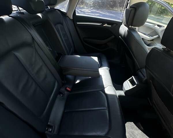 Синій Ауді А3, об'ємом двигуна 1.8 л та пробігом 201 тис. км за 11500 $, фото 1 на Automoto.ua