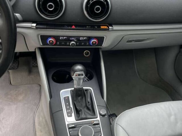 Ауді А3 2015 у Дніпро (Дніпропетровську) на Automoto.ua Синій Ауді А3, об'ємом двигуна 1.8 л та пробігом 139 тис. км за 11000 $, фото 7 на Automoto.ua