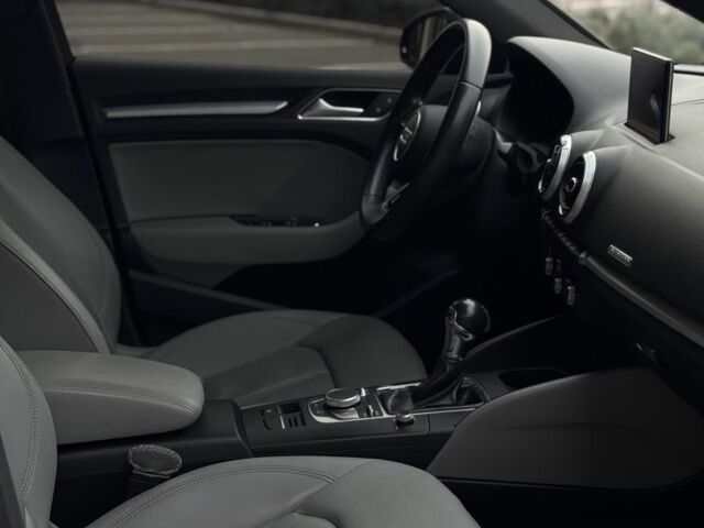 Синій Ауді А3, об'ємом двигуна 2 л та пробігом 209 тис. км за 14000 $, фото 13 на Automoto.ua