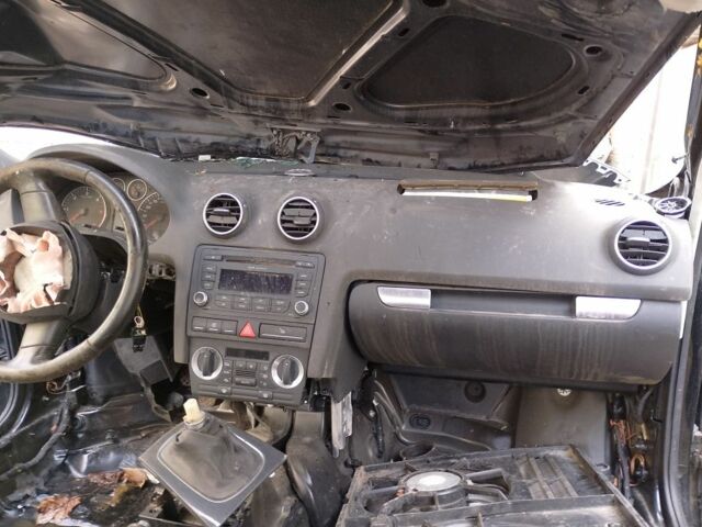 Синий Ауди А3, объемом двигателя 2.8 л и пробегом 270 тыс. км за 1500 $, фото 3 на Automoto.ua