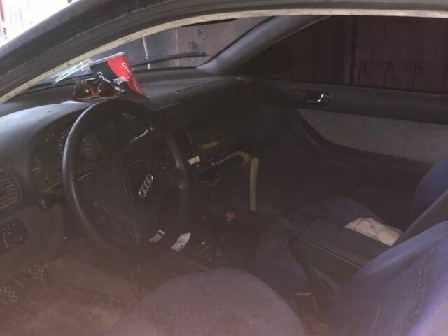 Синий Ауди А3, объемом двигателя 1.9 л и пробегом 230 тыс. км за 1000 $, фото 3 на Automoto.ua