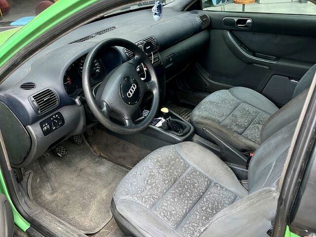 Зеленый Ауди А3, объемом двигателя 1.8 л и пробегом 200 тыс. км за 3200 $, фото 1 на Automoto.ua