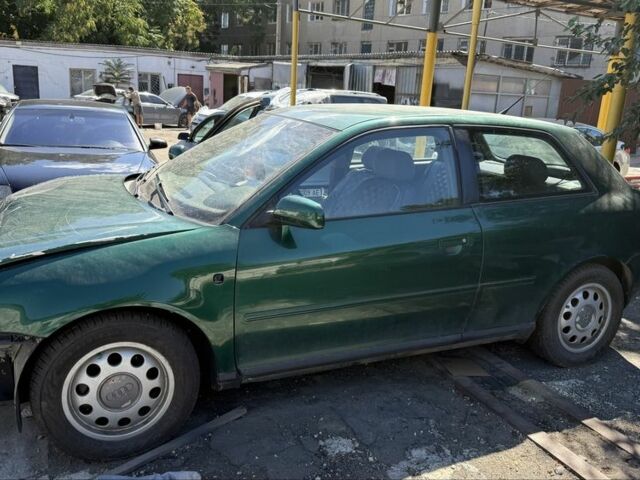 Зеленый Ауди А3, объемом двигателя 1.6 л и пробегом 400 тыс. км за 1550 $, фото 6 на Automoto.ua