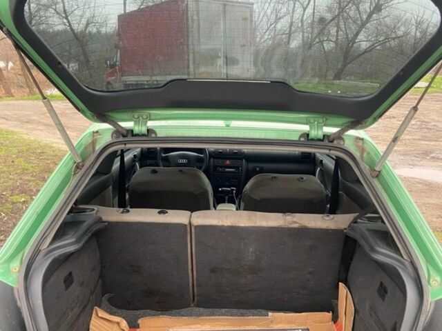 Зелений Ауді А3, об'ємом двигуна 1.9 л та пробігом 320 тис. км за 1100 $, фото 3 на Automoto.ua