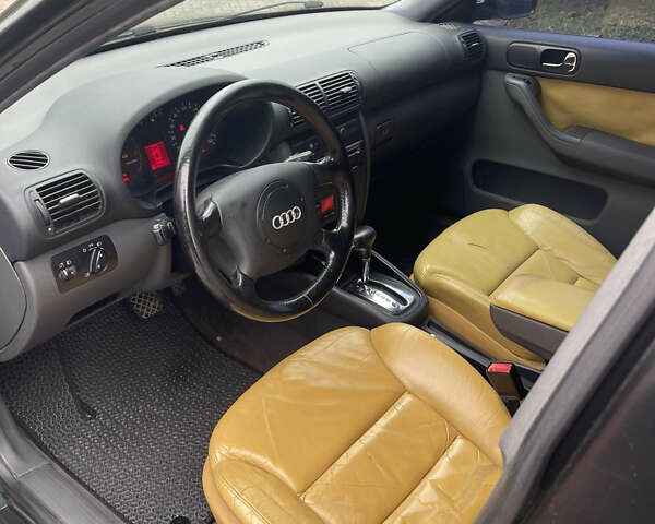 Зелений Ауді А3, об'ємом двигуна 1.9 л та пробігом 300 тис. км за 4500 $, фото 6 на Automoto.ua