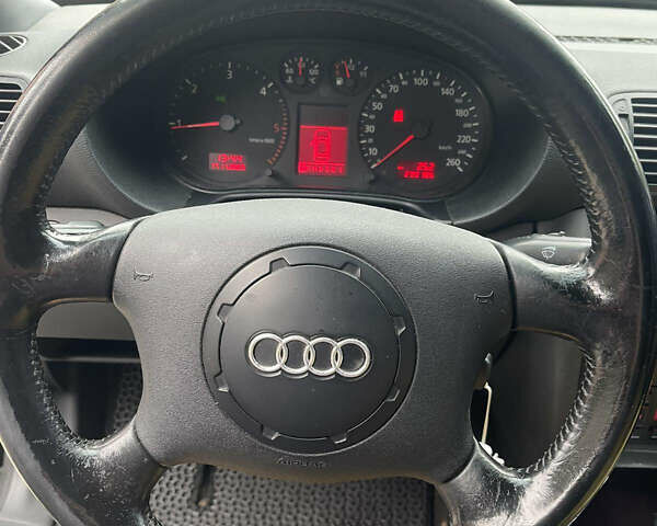 Зелений Ауді А3, об'ємом двигуна 1.9 л та пробігом 300 тис. км за 4500 $, фото 7 на Automoto.ua