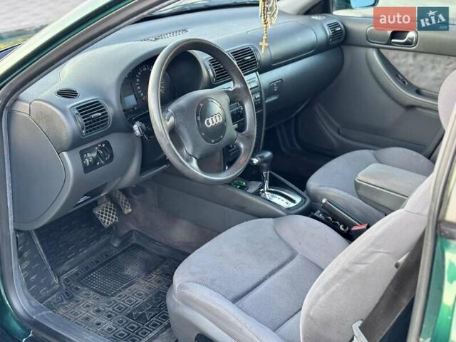 Зеленый Ауди А3, объемом двигателя 1.6 л и пробегом 290 тыс. км за 4300 $, фото 3 на Automoto.ua