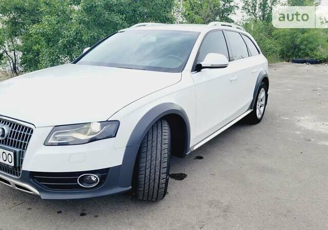 Білий Ауді A4 Allroad, об'ємом двигуна 2 л та пробігом 129 тис. км за 13450 $, фото 3 на Automoto.ua