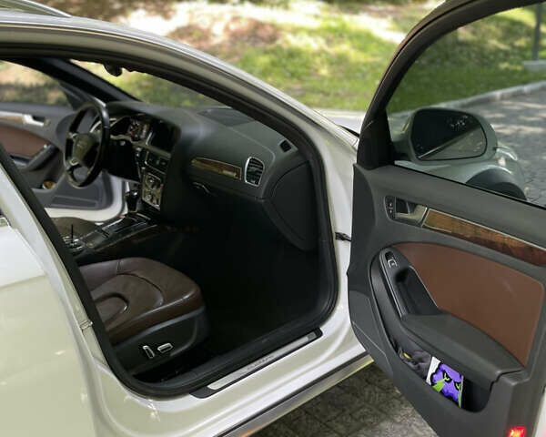 Білий Ауді A4 Allroad, об'ємом двигуна 1.98 л та пробігом 235 тис. км за 12999 $, фото 23 на Automoto.ua