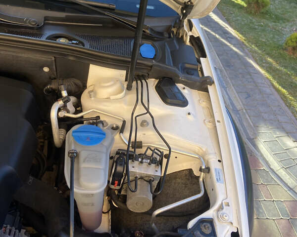 Белый Ауди А4 Олроуд, объемом двигателя 1.98 л и пробегом 253 тыс. км за 11500 $, фото 28 на Automoto.ua