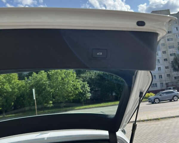 Ауди А4 Олроуд 2013 в Хмельницком на Automoto.ua Белый Ауди А4 Олроуд, объемом двигателя 1.98 л и пробегом 179 тыс. км за 14500 $, фото 23 на Automoto.ua