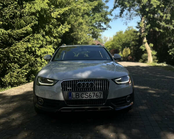 Білий Ауді A4 Allroad, об'ємом двигуна 3 л та пробігом 19 тис. км за 23500 $, фото 3 на Automoto.ua