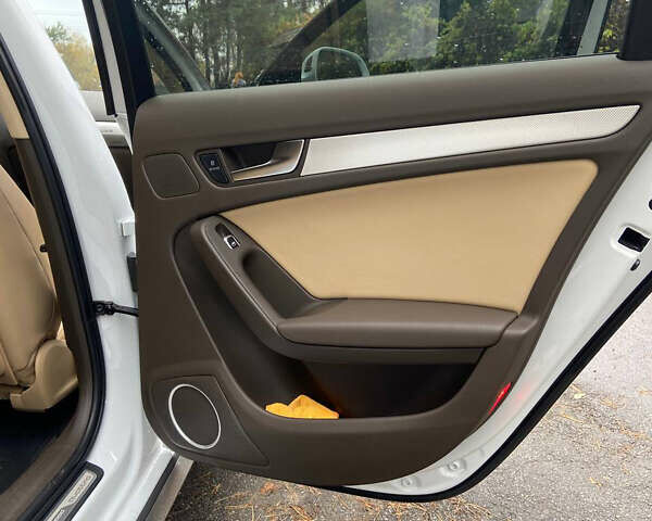 Белый Ауди А4 Олроуд, объемом двигателя 1.98 л и пробегом 173 тыс. км за 16000 $, фото 13 на Automoto.ua