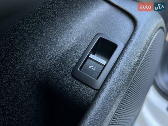 Белый Ауди А4 Олроуд, объемом двигателя 3 л и пробегом 265 тыс. км за 23450 $, фото 31 на Automoto.ua