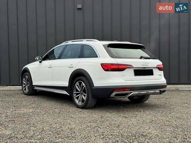 Белый Ауди А4 Олроуд, объемом двигателя 2 л и пробегом 129 тыс. км за 36900 $, фото 5 на Automoto.ua