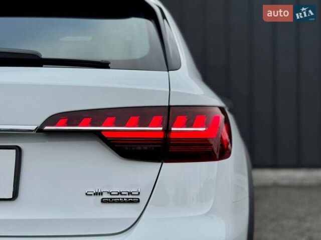 Белый Ауди А4 Олроуд, объемом двигателя 2 л и пробегом 129 тыс. км за 36900 $, фото 7 на Automoto.ua
