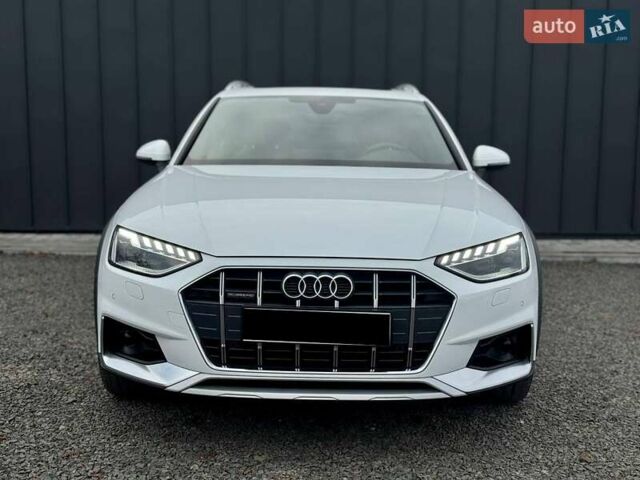 Белый Ауди А4 Олроуд, объемом двигателя 2 л и пробегом 129 тыс. км за 36900 $, фото 1 на Automoto.ua