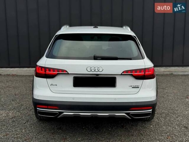 Белый Ауди А4 Олроуд, объемом двигателя 2 л и пробегом 129 тыс. км за 36900 $, фото 6 на Automoto.ua