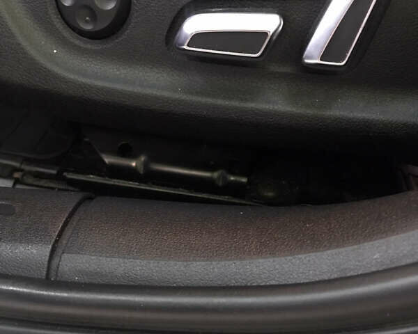 Серый Ауди А4 Олроуд, объемом двигателя 2 л и пробегом 288 тыс. км за 12300 $, фото 7 на Automoto.ua