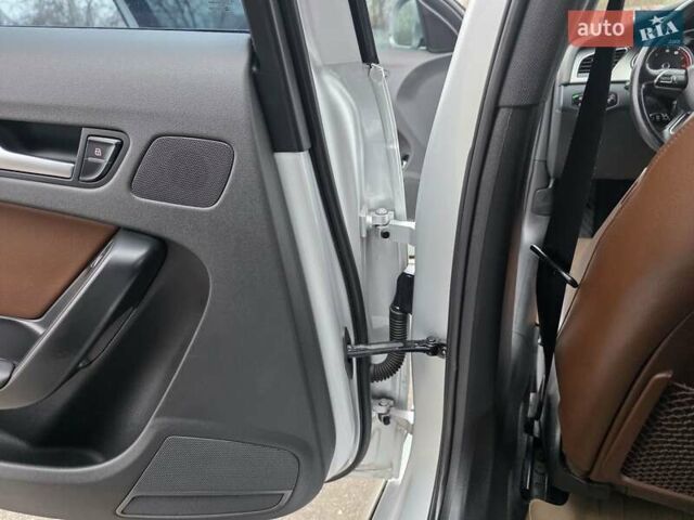 Серый Ауди А4 Олроуд, объемом двигателя 2 л и пробегом 207 тыс. км за 12777 $, фото 88 на Automoto.ua