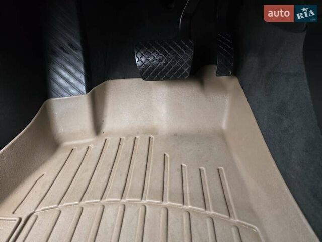 Серый Ауди А4 Олроуд, объемом двигателя 2 л и пробегом 207 тыс. км за 12777 $, фото 51 на Automoto.ua