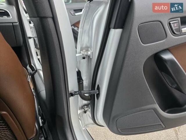 Серый Ауди А4 Олроуд, объемом двигателя 2 л и пробегом 207 тыс. км за 12777 $, фото 95 на Automoto.ua