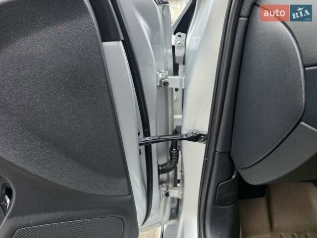 Серый Ауди А4 Олроуд, объемом двигателя 2 л и пробегом 207 тыс. км за 12777 $, фото 59 на Automoto.ua