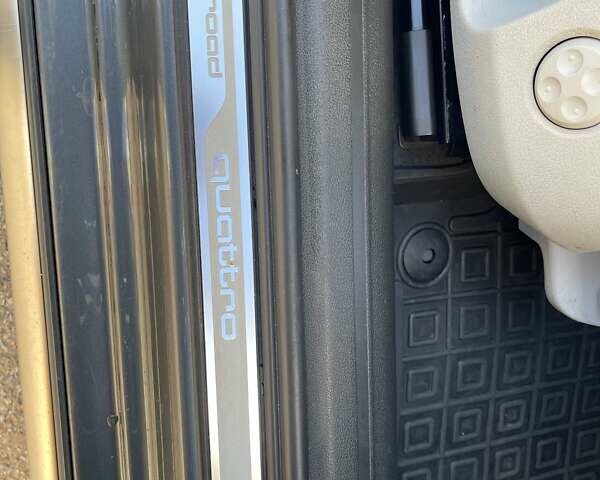 Серый Ауди А4 Олроуд, объемом двигателя 2 л и пробегом 195 тыс. км за 18999 $, фото 14 на Automoto.ua