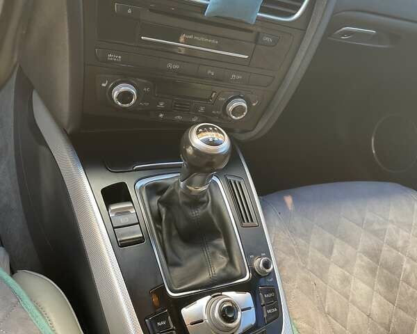 Серый Ауди А4 Олроуд, объемом двигателя 2 л и пробегом 195 тыс. км за 18999 $, фото 7 на Automoto.ua