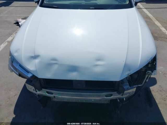 Белый Ауди А4, объемом двигателя 0 л и пробегом 63 тыс. км за 6000 $, фото 5 на Automoto.ua