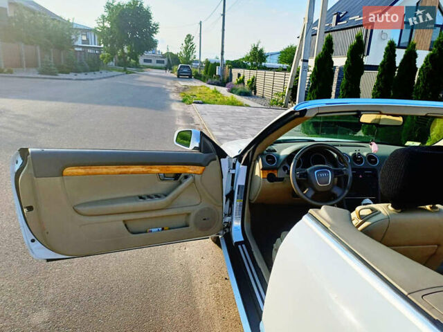 Белый Ауди А4, объемом двигателя 2 л и пробегом 238 тыс. км за 8499 $, фото 9 на Automoto.ua