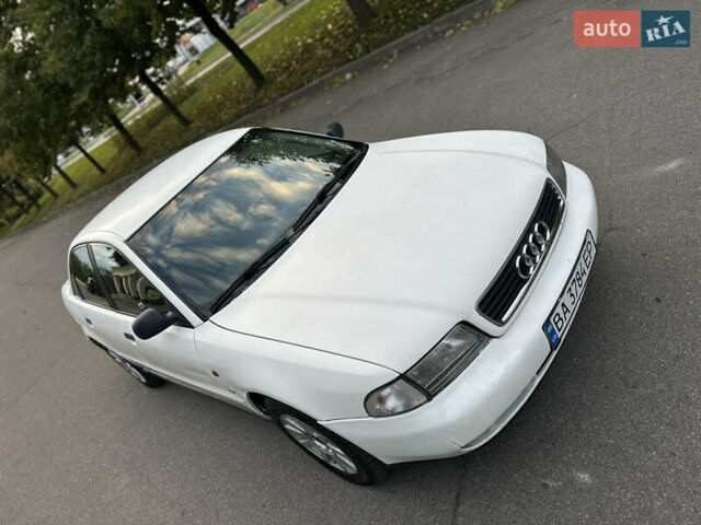 Белый Ауди А4, объемом двигателя 1.8 л и пробегом 270 тыс. км за 2700 $, фото 6 на Automoto.ua